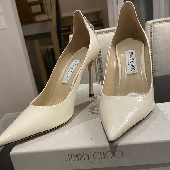 Very Elegant brand new Jimmy Choo Patent Leather Pumps Crafted with Crystals - Picture 14 of 16